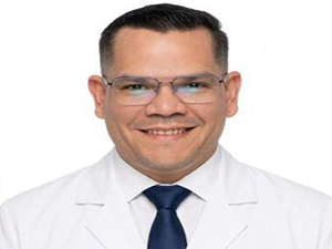 Dr. Eduardo Carmona