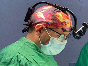 Dr. César Hernández